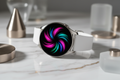 Die Samsung Galaxy Watch 8 kombiniert fortschrittliche Technologie mit elegantem Design. Das 3,81 cm große AMOLED-Display mit 480 x 480 Pixeln bietet gestochen scharfe Farben und tiefe Schwarzwerte. farbe weis auf schönen hintergrund